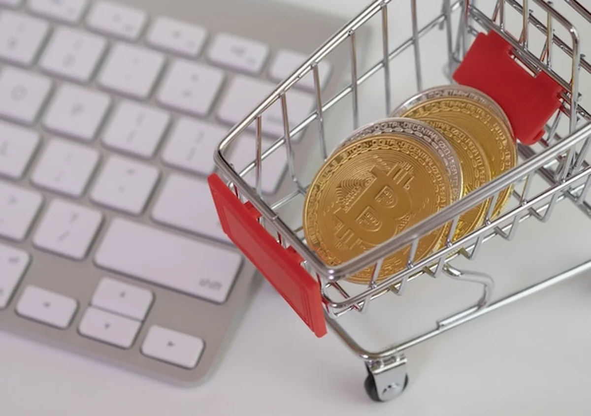 Monety cyfrowe na tle krypto walut